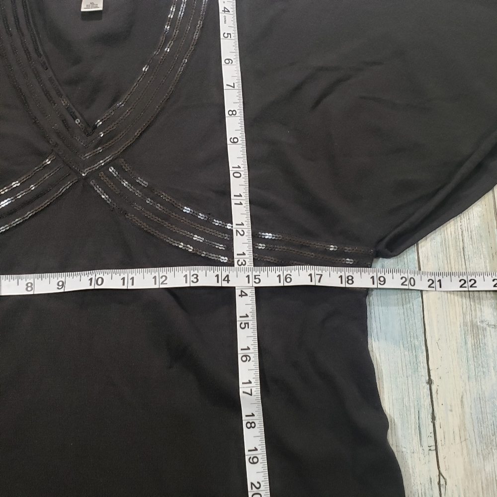 Ann Taylor LOFT Top. - Picture 4 of 13
